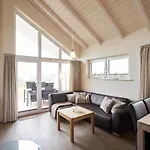 Luxuswellnesshaus Weitblick Prázdninový dům