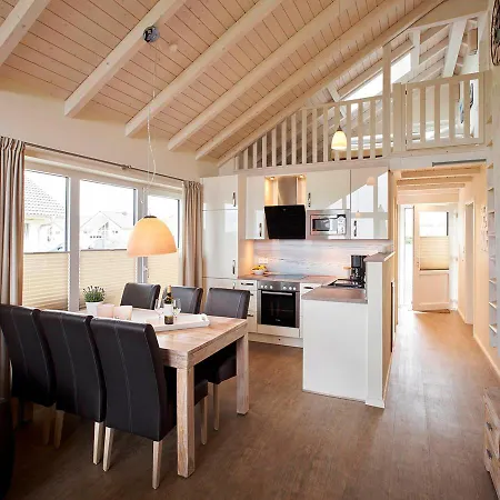 Holiday home Luxuswellnesshaus Weitblick