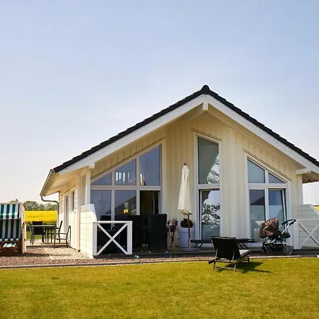 Holiday home Luxuswellnesshaus Weitblick