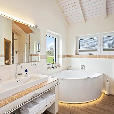 別荘 Luxuswellnesshaus Weitblick